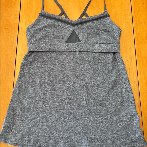 Lululemon workout top - Picture 2 of 4